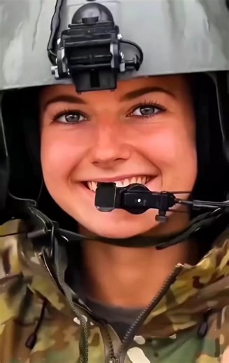 70K views · 4.1K reactions | Fearless female pilot, Chinook, and a sky full of soldiers! | Military Goals | Facebook