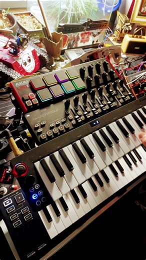 Trying out looper pedal - Raspberry Pi Dawless Synth jam