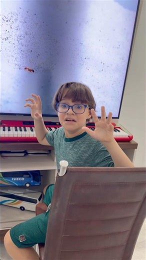 Gabriel, look at the ant behind you! #shorts