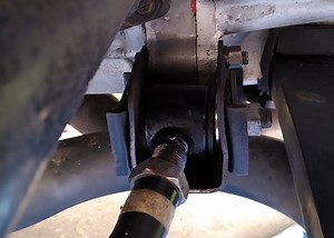 Does this strut rod bracket look normal? - CorvetteForum - Chevrolet Corvette Forum Discussion