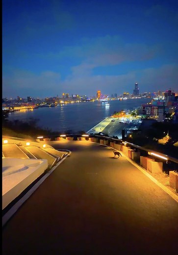 高雄燈塔夜景｜旗後燈塔夜間參觀與夕陽景點