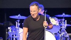 Springsteen plays like a Boss