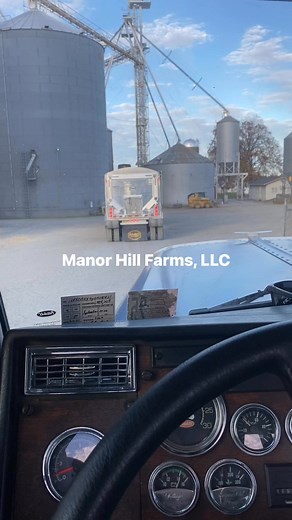 Man that’s sure is one #fancy #shiney #mactrailers in line with #corn 🤯🤩🤗 Some year I get #caughtup with #repairs I will spend the winter polishing my #manorhillfarmsllc rigs 👍🏻😎 | Manor Hill Farms LLC
