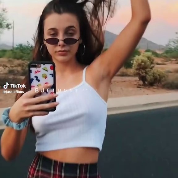 IDFC Blackbear Transition Edit | Emma Chamberlain 2018 Nostalgia TikTok Editing