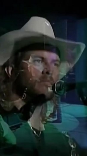 Toby Keith performs Who's That Man 1995 | Center Stage Magazine