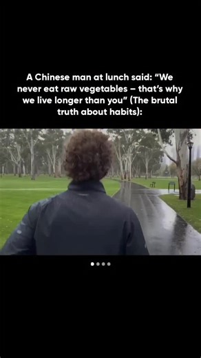 Mitty – Psychology | Mindfulness | Slow Living on Instagram: "1. He wasn’t boasting, he was decoding survival logic. “Raw plants fight back,” he said, “they keep their chemical armor.” Cooking silences that alarm. Tests in Shanghai found 78% of goitrins in broccoli vanish after a quick stir-fry, freeing the thyroid from slow poisoning. Heat isn’t flavor — it’s strategy. 2. For Westerners, “clean” means untouched; in East Asia, it means pre-digested by flame. The wok works like an external stomac