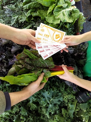 Fresh food costs less at the farmers' market. 🥕 Use your CalFresh/EBT benefits and get up to $15 extra to spend on fruits and veggies with Market Match. Info booth → swipe → shop. 🔗Get details: pcfma.org/market-match. | 25th Avenue Farmers' Market