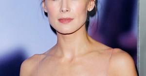 Rosamund Pike Found A Hero In Marie Colvin & We Did, Too