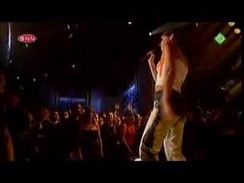 2001-01 - Nelly Furtado - I'm Like a Bird (Live @ TOTP)