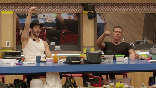 #AlbertoElPatron #LaGranjaVIP #DisneyPlus #AztecaUno #kikemayagotia | Dos Caras