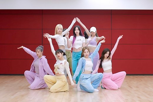 Watch: TWICE Wows With Their Synchronization And Cool Formations In New Choreo Video For "Talk That Talk" | Soompi