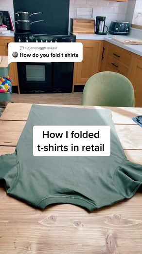 Answer to @alejandruggh I used to love folding t-shirts ❤️ #fyp #foldingclothes #viral
