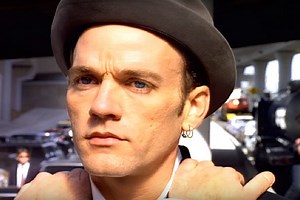 R.E.M. Shows Some Soul on 'Everybody Hurts'