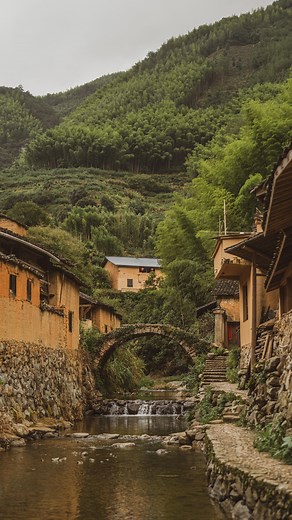 Phoebe 妍珺 on Instagram: "Always a night owl in cities and an early bird in rural villages Who else is the same? Starting this new series and hope you like mornings in rural areas of China Phoenix old town, Hunan Wangxian Village, Jiangxi Wuyuan, Jiangxi Jinyun Scenic Spot, Lishui #oldvillage #aesthetic #aesthetics #china #chinatravel #chinatrip #mornings #ａｅｓｔｈｅｔｉｃ #china"