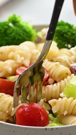 390K views · 1.8K reactions | Greek Broccoli Pasta Salad combines tender fusilli pasta with fresh vegetables and a tangy herb dressing! Recipe: https://therecipecritic.com/greek-broccoli-pasta-salad/ | Tried and True Recipes | Facebook