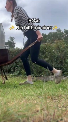 Bis einer hilft, hab ich's ja eh selber erledigt 😅🧡 #kleingarten #garten #diy #familie #mama