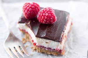 No Bake Raspberry Cheesecake Bars