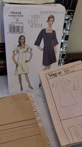 Plus Size Shift Dress Pattern – Vintage Vogue V8442 Very Easy Square Neck Dress, Sizes 14-16-18-20 UNCUT - Etsy