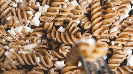 Mac and cheese shame? Parents say food judgment is real