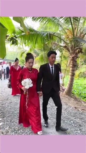 The beautiful bride with her relatives #bestmusiceveryday #wedding