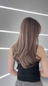 I mean…come on! Have you seen this Milk Ash Blonde color? 😍 It’s screaming TRENDY! Color by @derrenfong_sc ,using INOA for: ✔️ 43% less hair porosity* ✔️ 20% more scalp hydration ✔️ All hair patterns preserved, including curls ✔️ High-impact, long-lasting color Formula: INOA 9.11 INOA 4.20 @lorealpro #lorealpro #LorealProMYSG #Inoa #InoaBestColor #InoaTelusAir #HairTrends #LPArtisanBrew #InoaBestColor | L'Oréal Professionnel