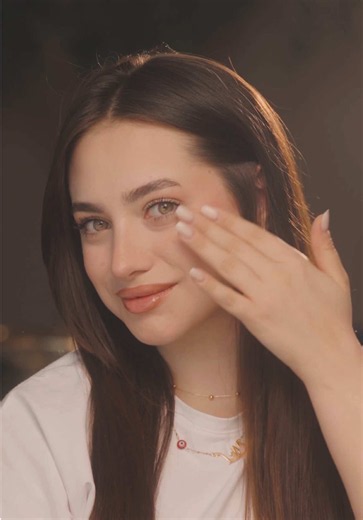 صار جزء من روتين الميك اب 🥹 #maybelline #lifterconcealer #maybellinead #maybellinepartner