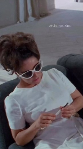 Sarah Wilson on Instagram: "I need myself a lover 🧚🏻‍♂️ #elizabethtaylor"