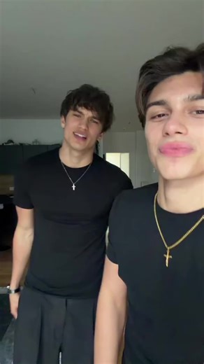 Video của Shopping_1996_AT (@shopping_1996_at) với bản nhạc nhạc nền - Shopping_1996_AT