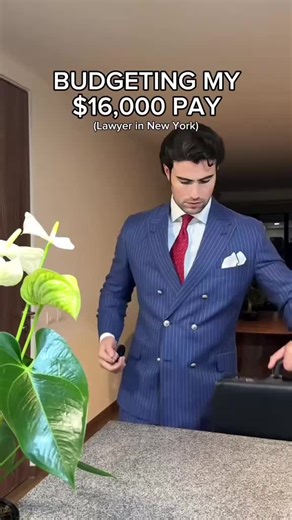 You can find the template on my Instagram profile @budgetslate Follow and Comment “budget” and I’ll send you a sheet🫶🏻💰 #budgeting #finance #personalfinance #savingmoney #budgetfriendly