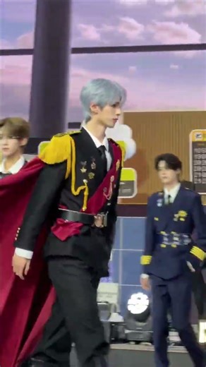 Fashion Show Extravaganza: Walk with the Wind