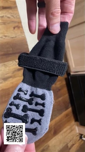 Dog Booties Review 🐶 For Hot Pavement & Winter Snow! #dogboots #dogpaws #doggear