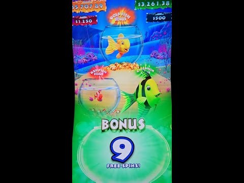 Gold Fish Slot Machine - Purple and Blue Fish Bonus
