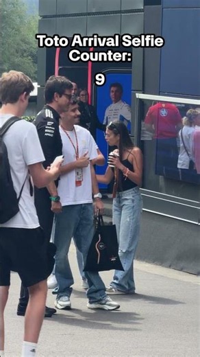 Everyone wants a Toto Photo 🤳