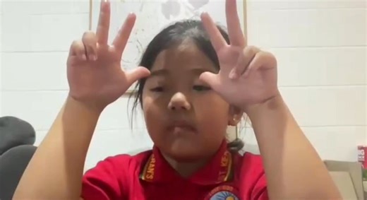 👋✨ Watch the demo of our Finger Math student! 👉 Enroll your child now for only PHP 6,750 📚 10 sessions • 1 hour each • 💻 Zoom • 1-on-1 with a teacher! ON-LINE and flexible time sched for other countries! 🌟 Finger Math Benefits for Kids Age 4 and Up: 🧮 Develops number sense through visual and tactile finger counting. 🧠 Enhances memory by linking movement with math fact retention. 💪 Builds confidence in solving math problems independently. 💬 For down payment options or more details, 📱 Vi