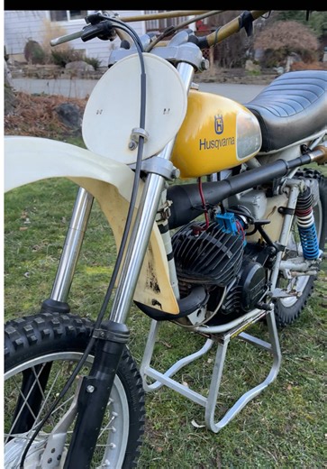 Husqvarna CR125 & Def Leppard: Iconic 2-Stroke Ride