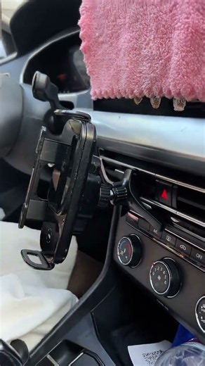 The best car phone mount — fits any vehicle#driving #car #tips #carknowledge #auto