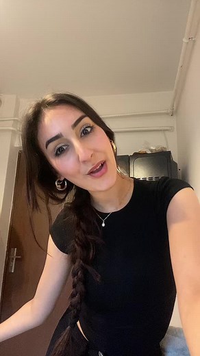 Hi my name is safaa and today i will sing non stop TikTok