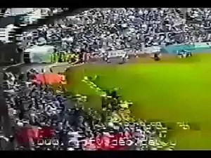 Football Hooligans - Fulham vs QPR - 1999 - Stadium CCTV
