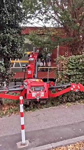 Minikran von Uplifter – Mini Kran mit 10.000 kg Hubkraft für enge Baustellen #uplifter #minicrane