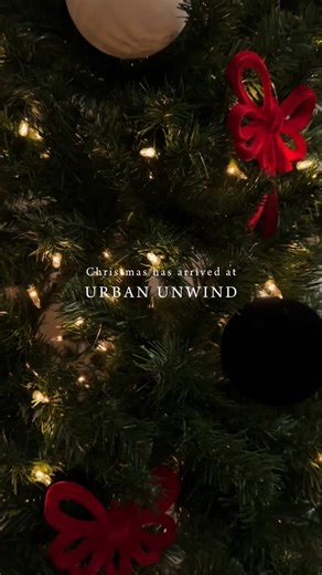 The most wonderful time of the year has arrived at Urban Unwind ✨ Celebrate the season with us during Ladies Night this Wednesday, November 12th from 5:30–7:30 PM. Enjoy an evening of relaxation, holiday cheer, and exclusive in-spa promotions. 🎄 | Urban Unwind