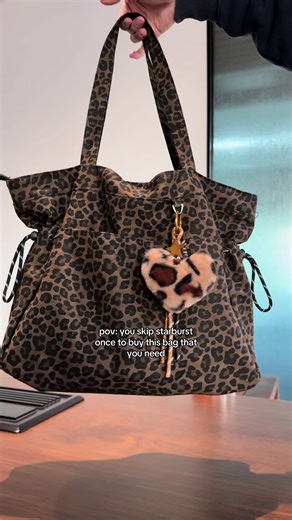 Oversized Leopard Bag: Cute and Functional Accessory