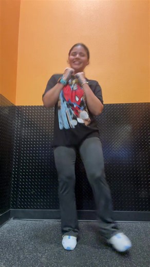 Gym flow with fun pauses #fitness #sillygoofymood #fyp #happymindset #gymgirls