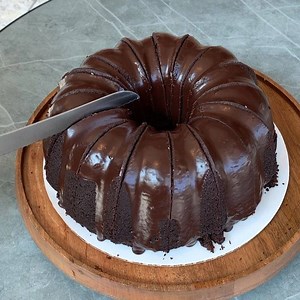 3.5K views · 40 reactions | DARK CHOCOLATE BUNDT CAKE  | Double chocolate bundt cake covered in chocolate glaze 襤 | Little Brittany Miami | The Succulent Bite | Facebook