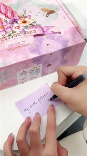 I wrote “my secret perfume”… 💌 and here’s what’s inside the box. A scent that’s soft, sunny, and just a little bit magical ✨💛 Solo En Ibiza — because every girl deserves her secret fragrance. #SoloEnIbiza #PerfumeTok #AestheticVideo #FragranceUnboxing #PerfumeLover
