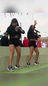 12K views · 692 reactions | Amamos poder cantar en vivo esta canción!  Qué otra canción de #Encanto te gustaría escuchar? #raisaylucia #disney #enloprofundo #surfacepressure #luisamadrigal #gemelas | Raisaylucia | Facebook