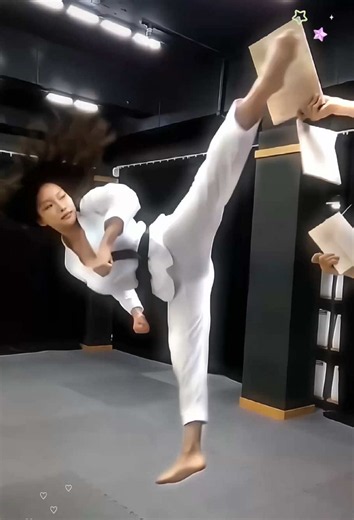 🔥Want to pull off the viral aerial triple jump? This full tutorial walks you through every step of performing this awesome mid-air skill, plus handy tips to film a seamless, perfect footage of your triple jump ✈️💥 Triple jump tutorial Aerial kick tutorial Aerial triple The famous triple aerial kick Learn how to do the triple aerial kick! 💥 The famous triple aerial kick — how to make this video? ✈️ Triple aerial kick, full video tutorial 🦶 How to pull off the awesome triple kick mid-air ⚡ Tip