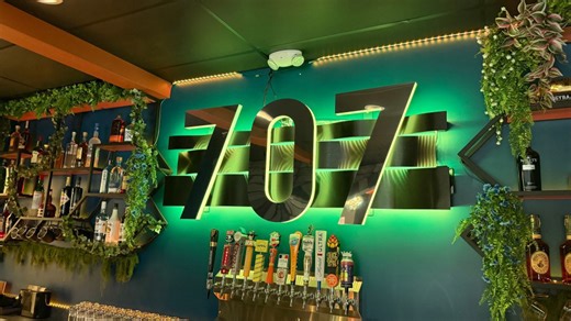 Foodie Finds: 707 Pizza and their touch-screen tables