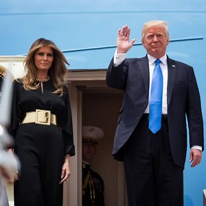 Read the biography that depicts a first lady who is far more influential in the White House than most people realize. THE ART OF HER DEAL is now on sale. | SimonBooks