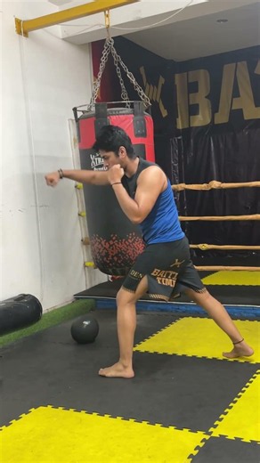 Boxing training #mma #boxing #mmatraining #motivation #boxingtraining #powertraining #powerpunch