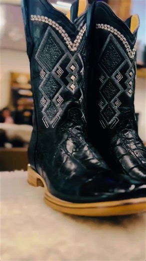 custom order 🐊 #texas #qualityvsquantity #aligatorboots #aligator